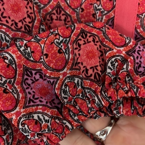 Woman’s Size Small Lightweight Sheer Blouse. Office, V Neck - Picture 9 of 9